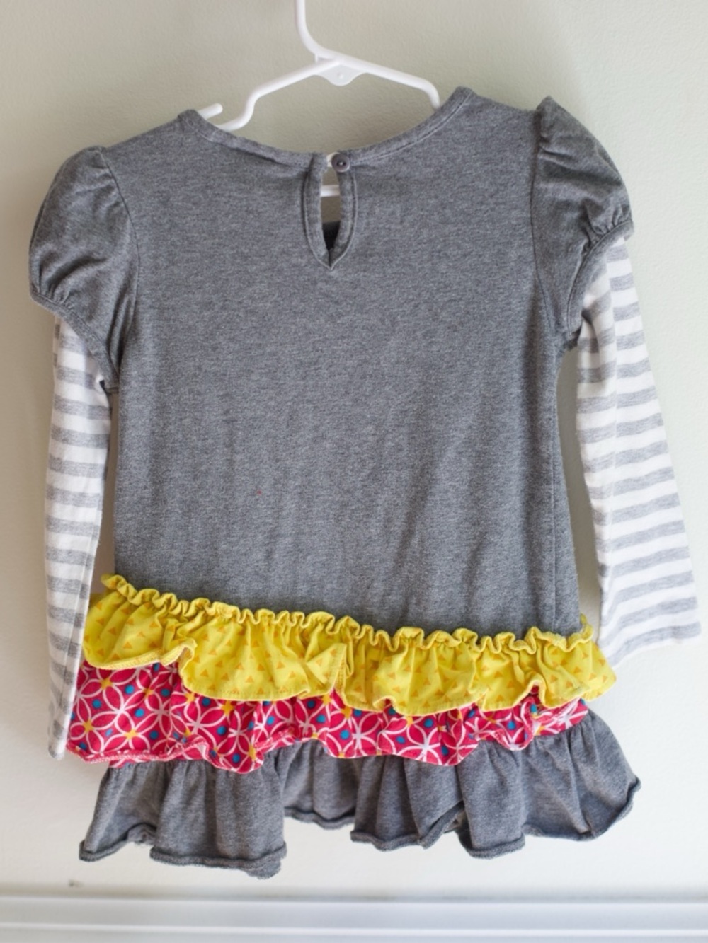 Rare Editions Gray Long-Sleeve Floral Appliqué Tunic with Yellow Ruffle 5T - Picture 5 of 6